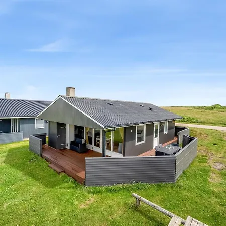 Holiday home Villum - 50m From The Sea By Interhome